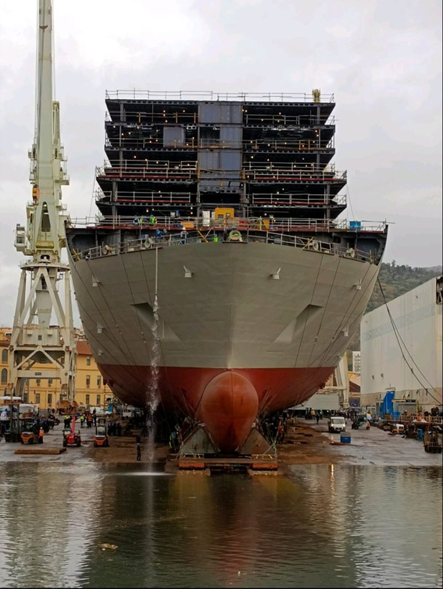 Ultra-luxury Cruise Ship 6282